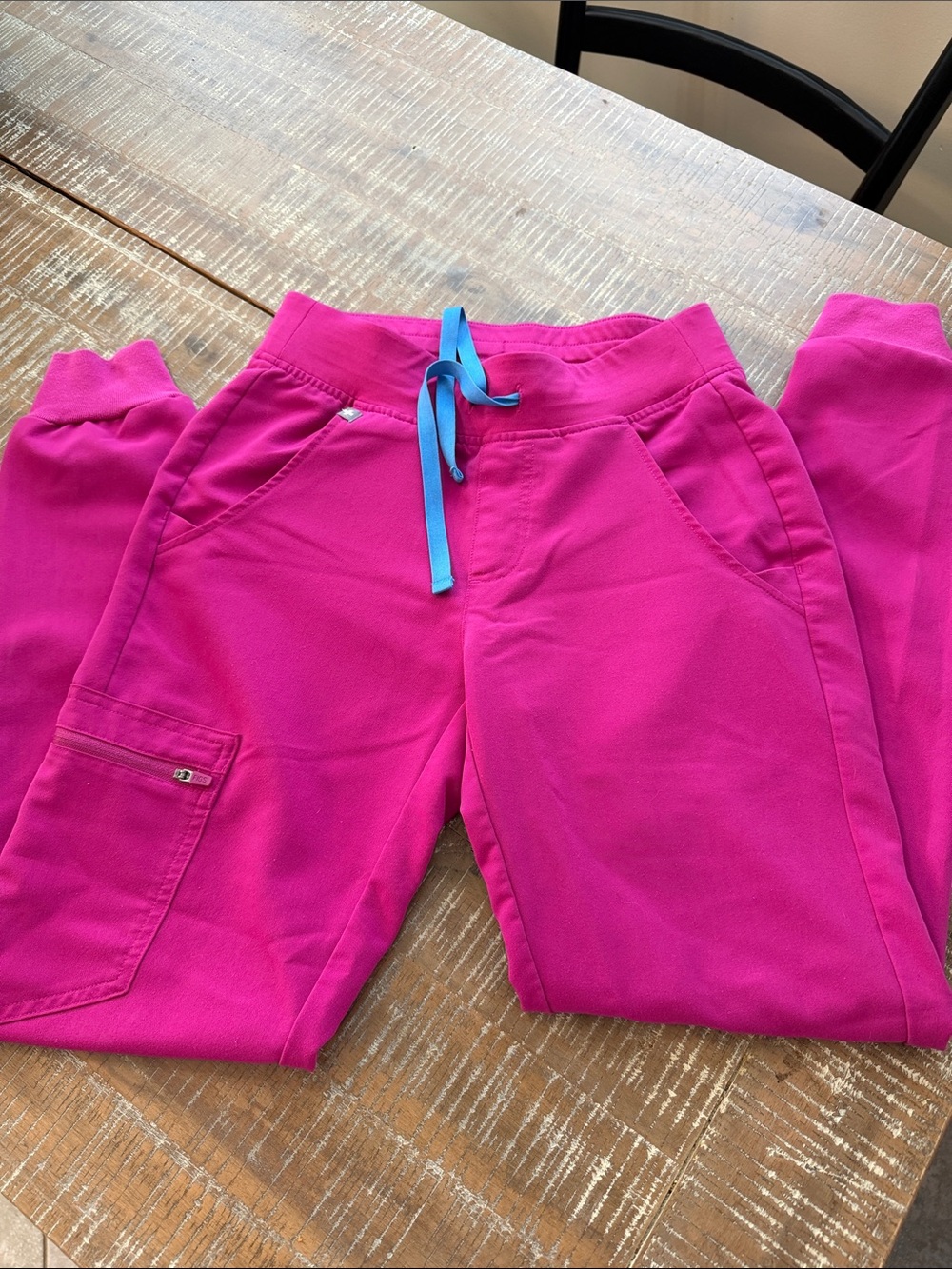 Figs Bright Pink Women's Track Joggers